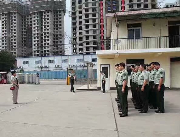 慶八一，走軍營，慰問官兵，共度建軍節(jié)